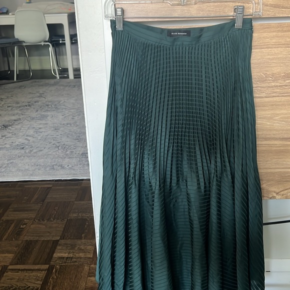 Club Monaco Pleated Skirt - Picture 4 of 4